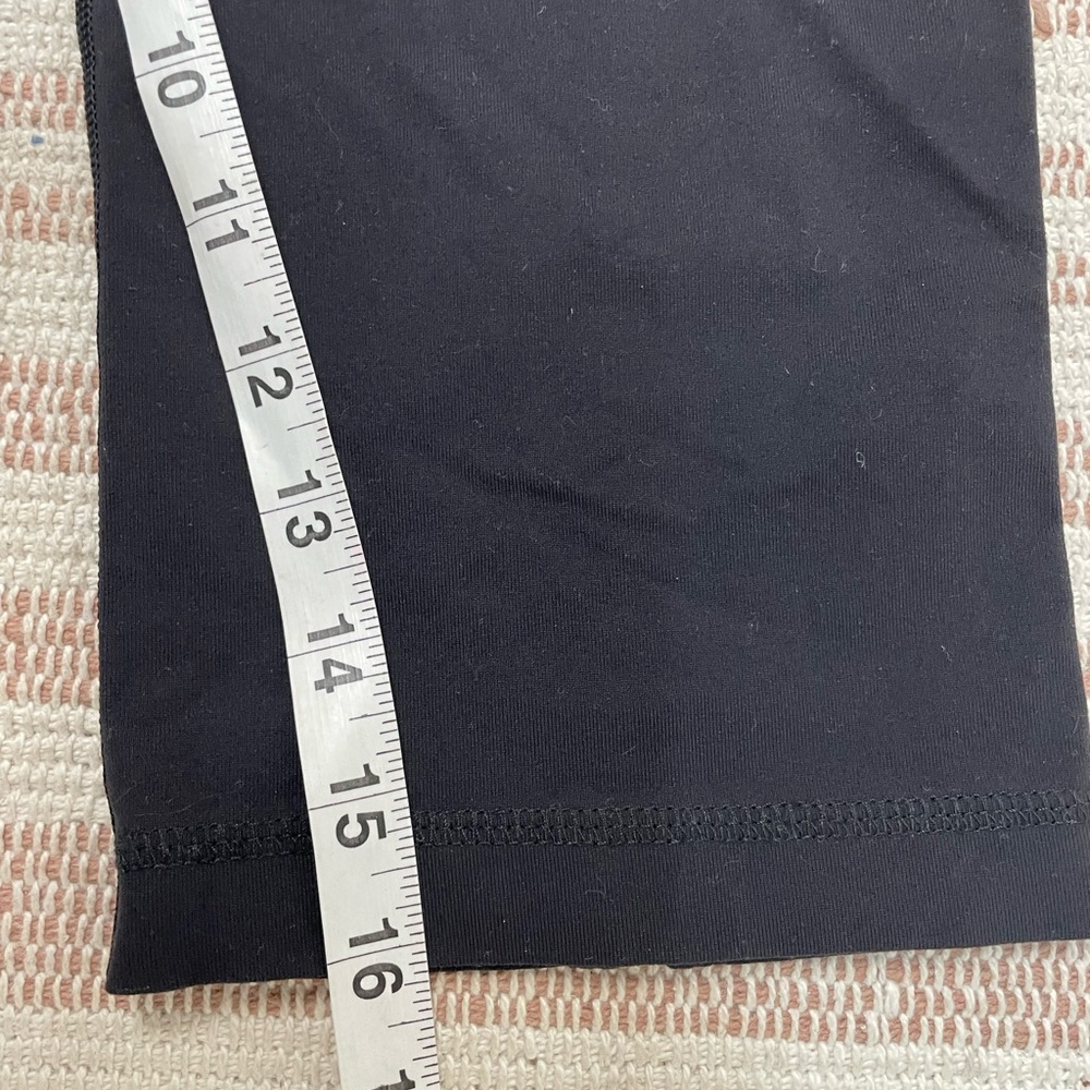| Lululemon | Gather & Crow Crop *Full-On Luon. Size 4. - Picture 15 of 15